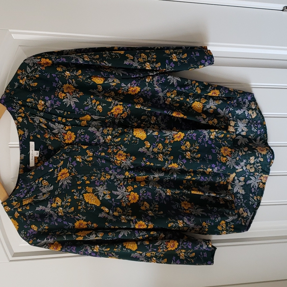 Fun2Fun green floral 3/4 sleeve top